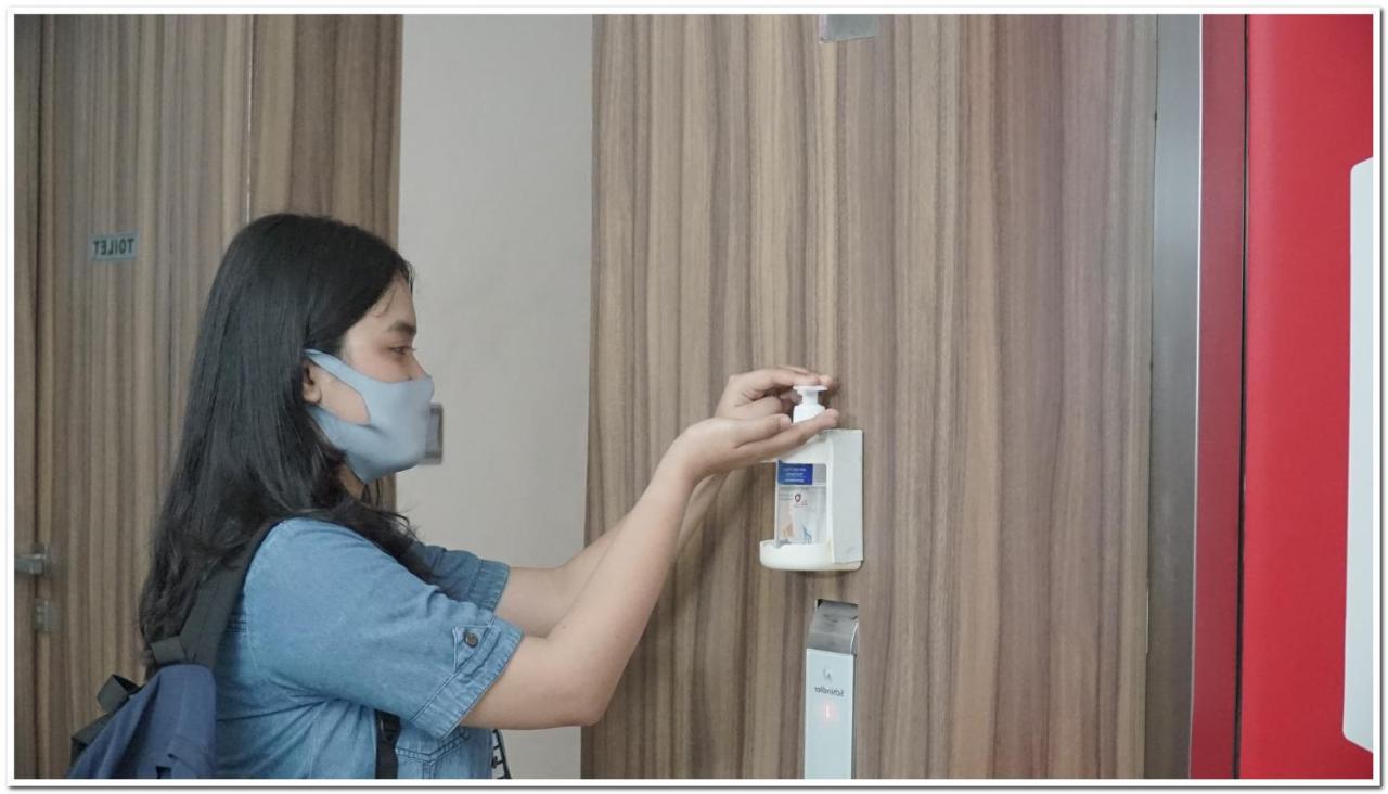 Reddoorz Plus Near Chadstone Mall Bekasi Exterior foto
