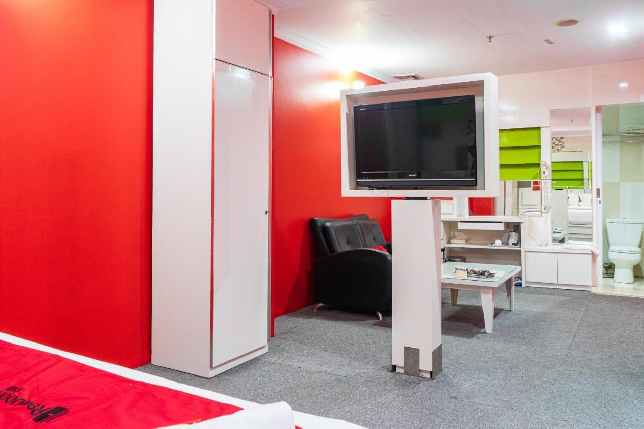 Reddoorz Plus Near Chadstone Mall Bekasi Exterior foto